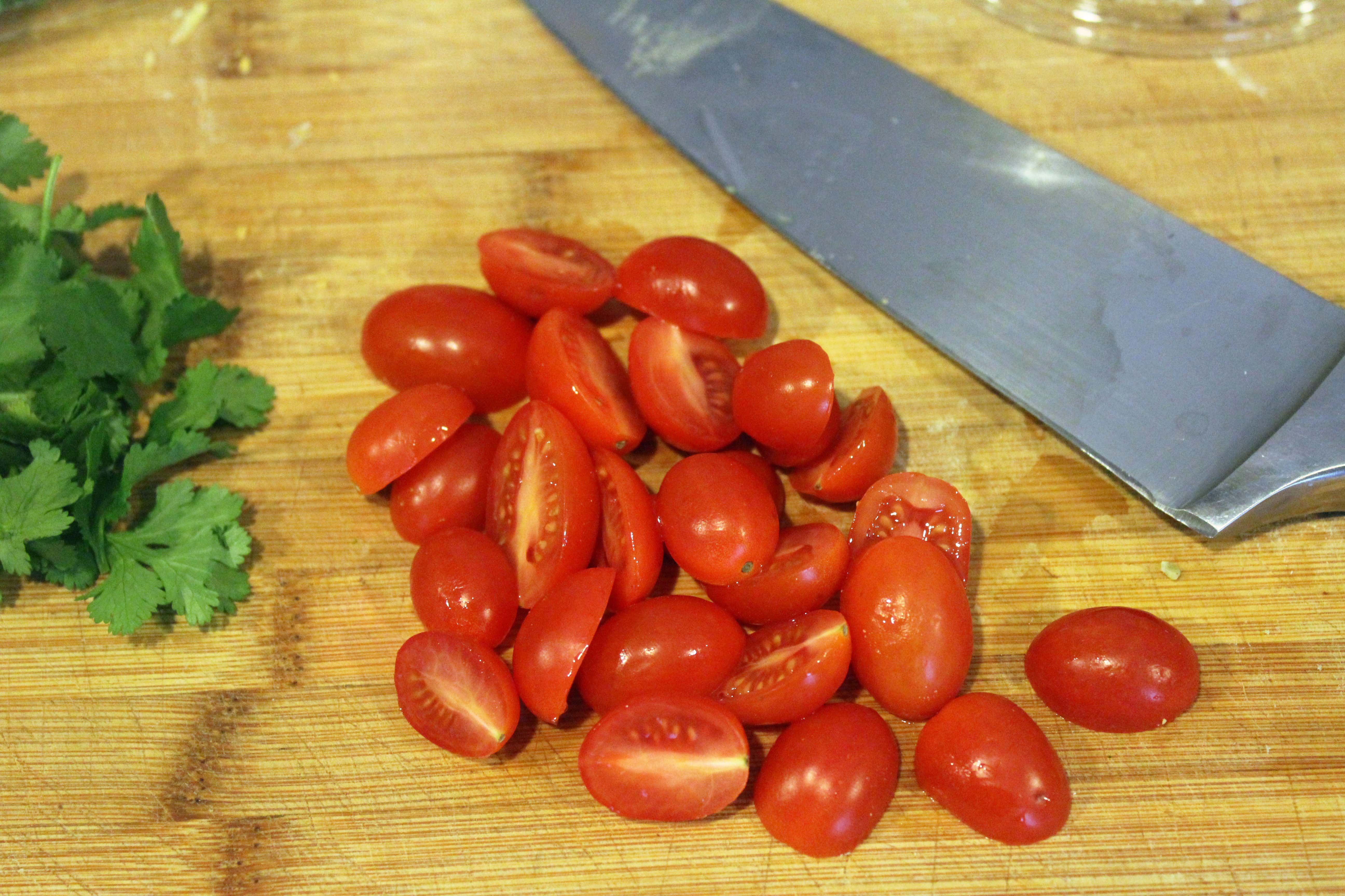 Halve tomatoes