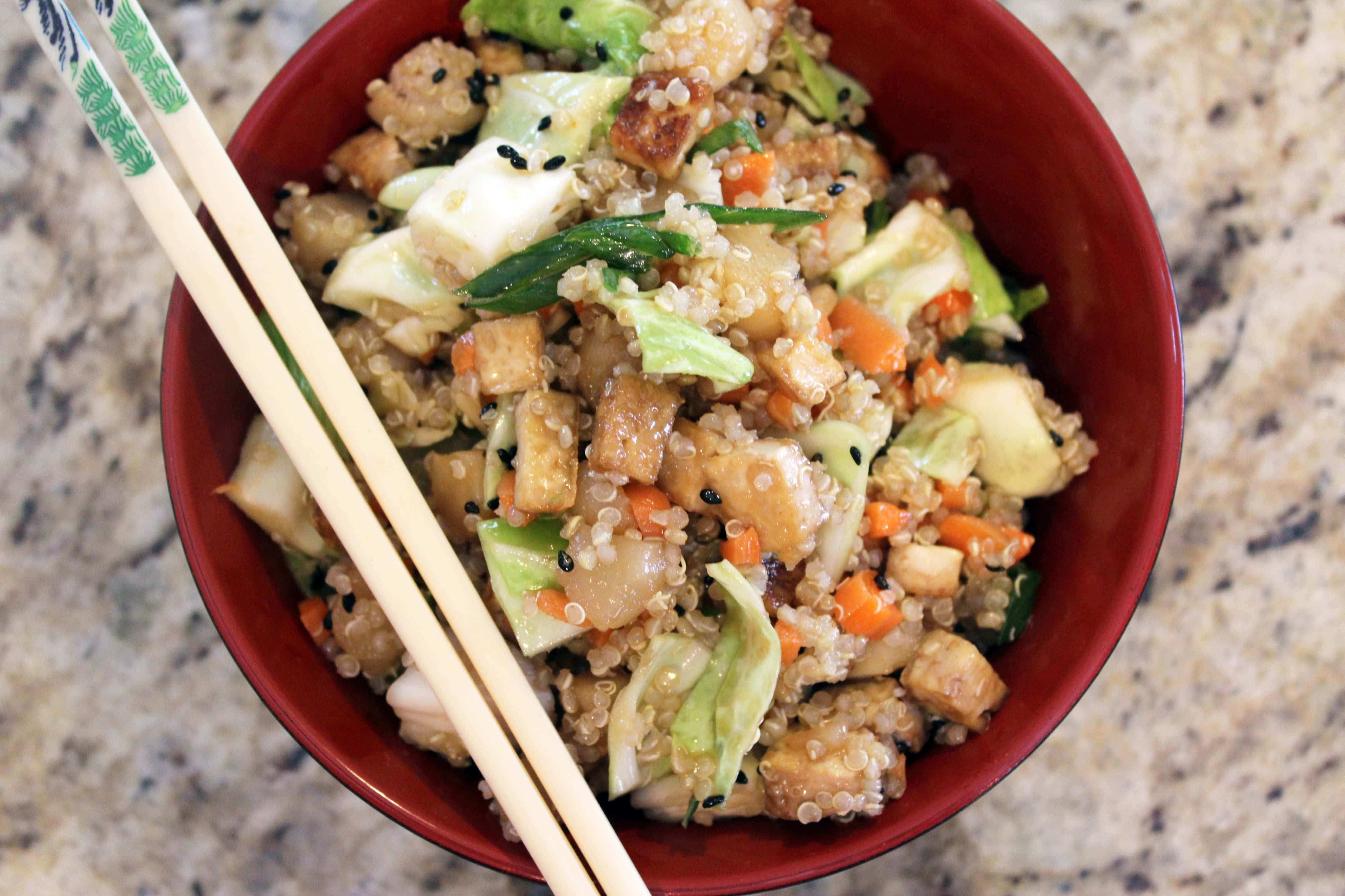 Bowl of quinoa with hashi