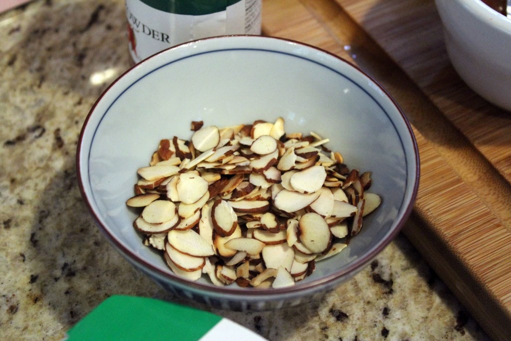 Set toasted almonds aside