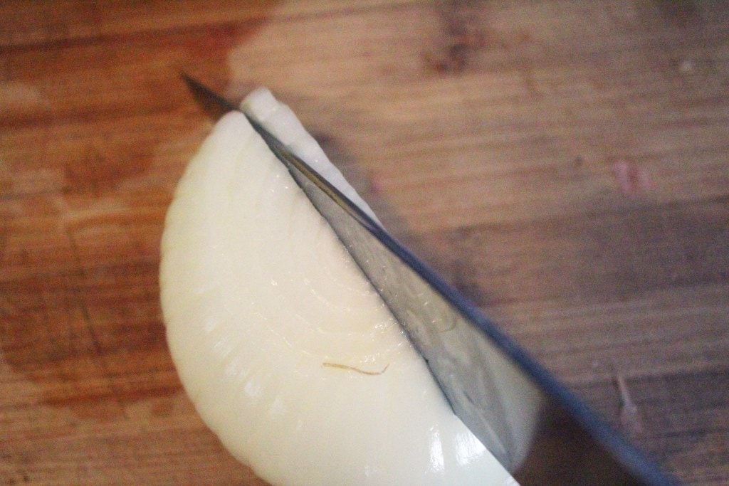 Cut onion into slices