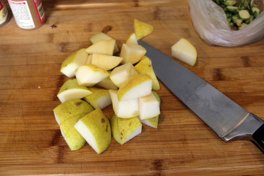 Cut pears into chunks