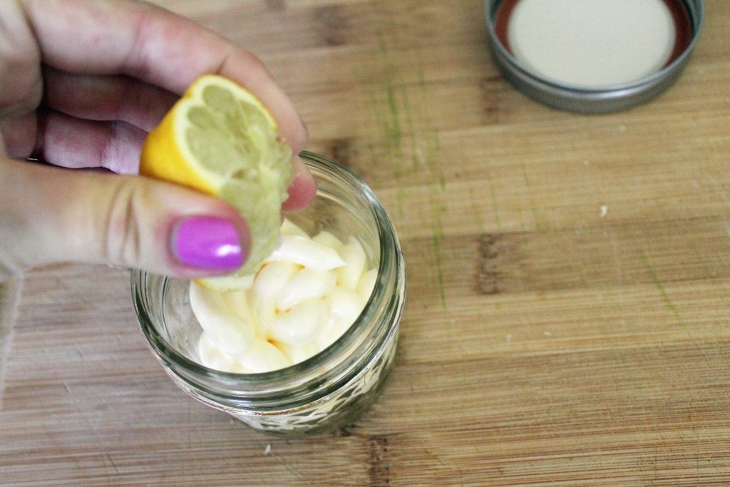 garlic lemon mayo homemade for burgers
