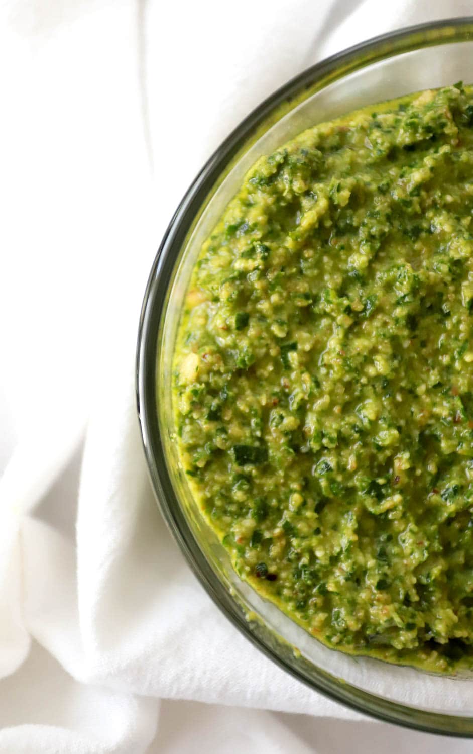 How to make the best walnut kale pesto recipe from funnyloveblog.com