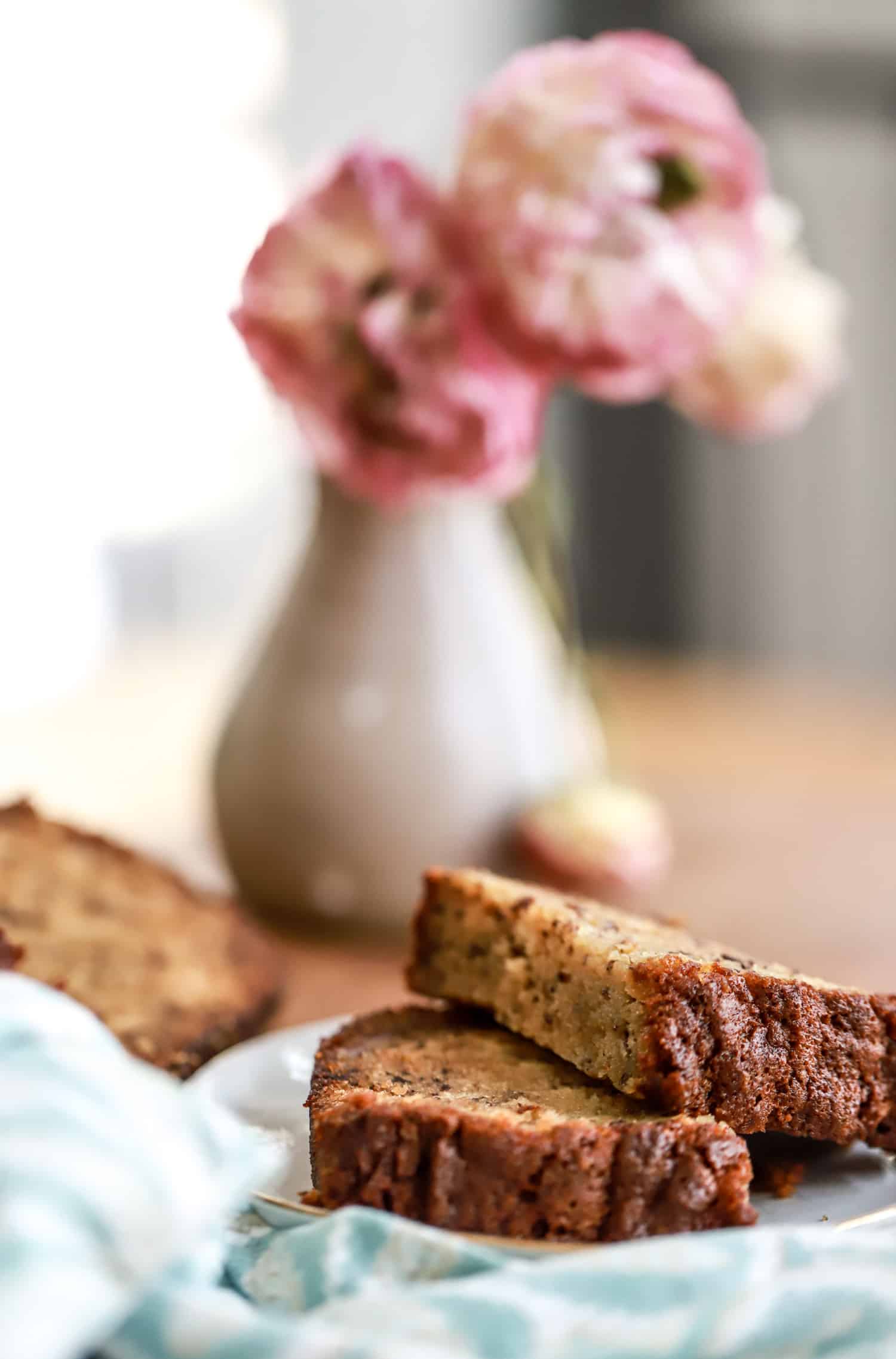 banana bread slices with flowers